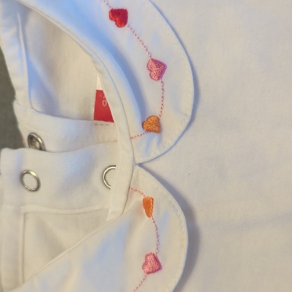 Gymboree bundle of two onesies - Picture 5 of 7